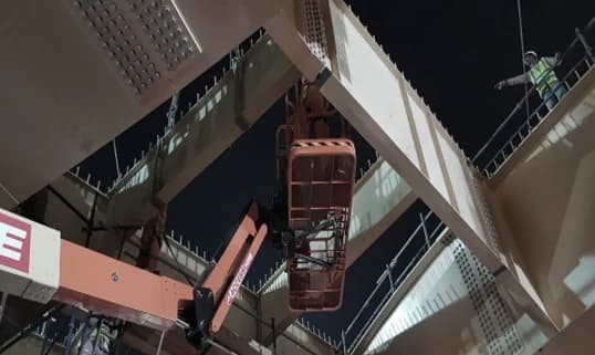 Structural steel installation at Zabeel Bridge, Dubai Mall
